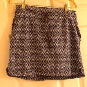 EUC Athleta athletic skort size 6 navy blue & taupe modern pattern